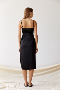 Friend_of_Audrey_18DR021BLK_Sienna_Drawstring_Midi_Dress_back_900x1351.thumb.jpg.b25c672f0c3e4b38e6f9ae22ba1c9872.jpg