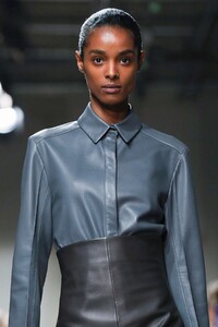 GAUCHERE-RTW-FW20-Paris-3813-1583241005.thumb.jpg.90982b51fbee26b32e057e1e384e665f.jpg