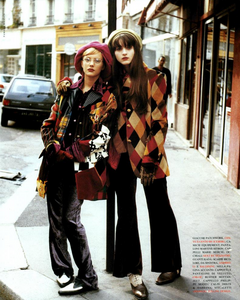 Hanson_Vogue_Italia_November_1993_08.thumb.png.3af463d4e9c86f0061326e567b5c5983.png