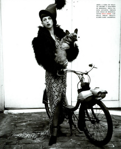 IB_Meisel_Vogue_Italia_July_1993_05.thumb.png.b0a376b0d378e06b3e625be8abfd4628.png