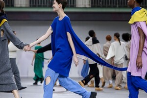 Issey-Miyake-RTW-FW20-Paris-0773-1583059483.thumb.jpg.126aaa33832c7e04c65b8e0f03609588.jpg