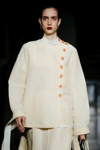 Jil-Sander-RTW-SS20-Milan-2206-1568846495.thumb.jpg.e5a1030dd09a9c88ff6c4c4cb714cfff.jpg