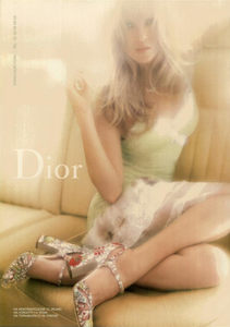 Knight_Dior_Spring_Summer_2005_03.thumb.png.2e450f1f5396ed9911fa967957489f1c.png