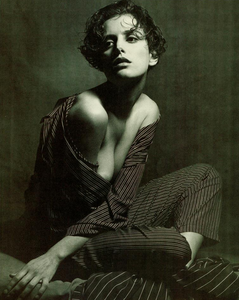 La_Donna_Di_Vogue_Italia_September_1988_02.thumb.png.52a588eb2a579bd758b5e16fd37e1d18.png