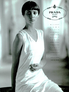 Lindbergh_Prada_Spring_Summer_1994_12.thumb.png.c826527fb0f82cffaea64d0931bc0a4b.png