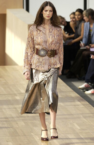 Louis-Vuitton-Spring-2002-002-Caitriona-Balfe.thumb.jpg.28a8eb2d222eeaa6be99db23473492db.jpg