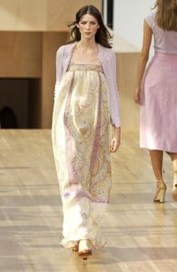 Louis-Vuitton-Spring-2002-043-Caitriona-Balfe.thumb.jpg.d9eb47fd0efbc6e83bbd9c0639c4080e.jpg