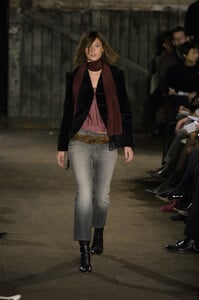 Marc-by-Marc-Jacobs-Fall-2001-050-Kate-Elson.thumb.jpg.bbaa694add26f0e41baa530920ffe3e0.jpg