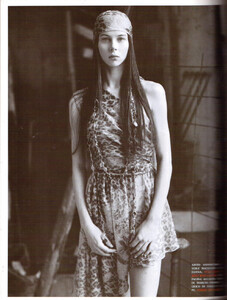 Meisel_Vogue_Italia_April_1993_03.thumb.jpg.9862f2c7fa1595990d6f5017c55b52c0.jpg
