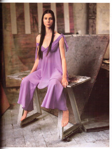 Meisel_Vogue_Italia_April_1993_08.thumb.jpg.27086e44fb1837ff2f01c88c0d049bbd.jpg