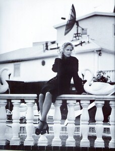 Meisel_Vogue_Italia_August_1992_10.thumb.jpg.2fa09185cd7b4c6998d0b2968244ae74.jpg