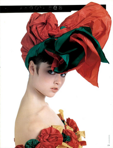 Meisel_Vogue_Italia_February_1985_01_06.thumb.png.91d906d1f4b6847b505a9adfb9a45f42.png