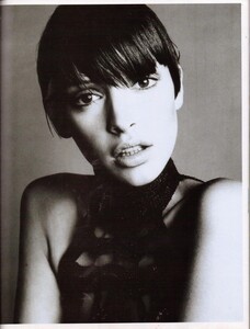 Meisel_Vogue_Italia_January_1993_04.thumb.jpg.75ead338cf09742e7539ef3aa7eb470f.jpg