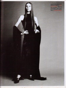 Meisel_Vogue_Italia_January_1993_07.thumb.jpg.e8f19a8e517a35c263cc9516d4a9daee.jpg