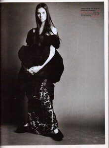 Meisel_Vogue_Italia_January_1993_08.thumb.jpg.e6f676fa31cb62c70ce8f24051a185e1.jpg