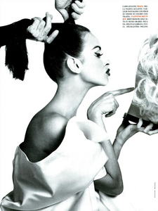 Meisel_Vogue_Italia_July_1991_03.thumb.png.83877b4b023d0afe2eb90784cdee7697.png