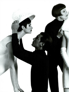 Meisel_Vogue_Italia_July_1991_07.thumb.png.20a4115dea9ca8c900d08ce61bc6e3f6.png