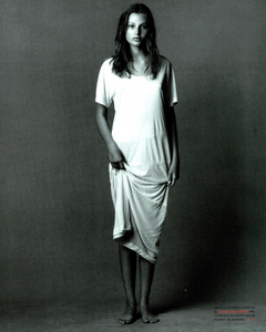 Meisel_Vogue_Italia_June_1993_07.thumb.png.b3a945d769962691b2de2843ec971929.png