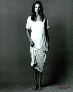 Meisel_Vogue_Italia_June_1993_07.thumb.png.d23bcd09e46eec8b44fb876fd9465776.png