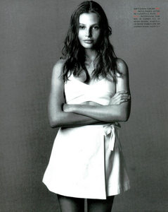 Meisel_Vogue_Italia_June_1993_09.thumb.png.4ffaf106825abaea8f020e045dbea41e.png