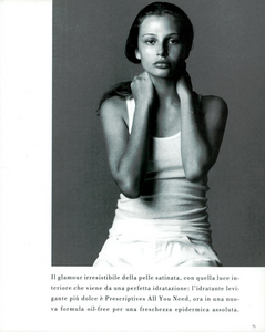 Meisel_Vogue_Italia_June_1993_10.thumb.png.3cfdbf5f63900516cb069f5e586fad48.png