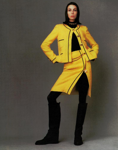 Meisel_Vogue_Italia_November_1993_03.thumb.png.04201cc85318a947fee96676b2c3b7a5.png