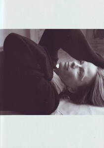 Meisel_Vogue_Italia_November_1999_20.thumb.jpg.8dd8138c85f4a3364309fbebd05bec96.jpg