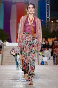 Missoni-RTW-SS20-Milan-0660-1569094629.thumb.jpg.2e95eaf26348c1e0274948153779ed44.jpg