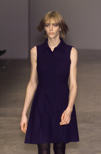 Miu-Miu-Fall-2001-052-Hannelore-Knuts.thumb.jpg.09c3602331047aa2ce998412a0cba743.jpg