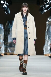Neil-Barrett-Menswear-FW20-Milan-5637-1578763303.thumb.jpg.0dbaa60412a718dbba5102c10ae50b28.jpg