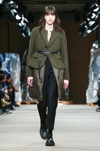 Neil-Barrett-Menswear-FW20-Milan-5848-1578763603.thumb.jpg.72df87291180a570551092521c84d741.jpg