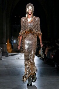 Paco-Rabanne-RTW-FW20-Paris-8301-1582814526.thumb.jpg.04078e1601d404763a21935f28f661e9.jpg