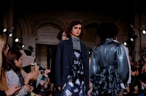 Paul-Joe-RTW-FW19-Paris-0527-1551627546.thumb.jpg.ed1a65223990f332b35bf66449baf6cd.jpg