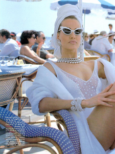 Piu_Che_Perfette_Demarchelier_Vogue_Italia_July_1991_01.thumb.png.05eebcfeb1ff32bc3c4c7b5a770cf395.png
