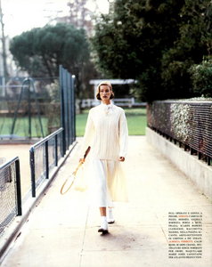 Plein_Air_Chin_Vogue_Italia_March_1993_07.thumb.png.a9229c3ecb688cce092731d53424c154.png
