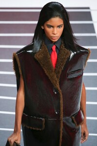 Prada-RTW-FW20-Milan-4920-1582216664.thumb.jpg.42317e4f5f0d90b983924cada2e39f82.jpg