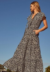 Q4202-20357-BK-ColeWyldeMaxiDress-Black-front5_2000x.jpg