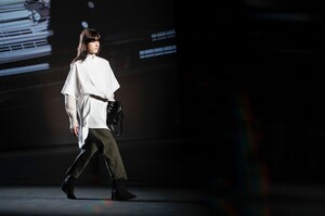 Rag-Bone-RTW-FW20-New-York-12554-1581125693.thumb.jpg.819021089a27eeaf4c76cc464ccc30bb.jpg