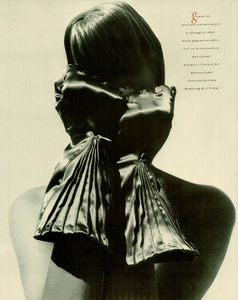 Ritts_Vogue_Italia_September_1988_03.thumb.png.fb534553686923e801c369c2f3c6d26b.png