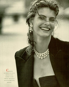 Scollature_Lindbergh_Vogue_Italia_September_1988_01.thumb.png.0867357f948f134f6809f7b08526350b.png