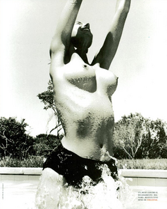 Seno_Elgort_Vogue_Italia_August_1991_04.thumb.png.52597ba8edef8e09a1dca333ec7d98b7.png