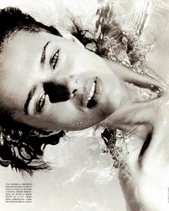 Seno_Elgort_Vogue_Italia_August_1991_05.thumb.png.7bd4911ecba9923c25df672d6aeb4e78.png