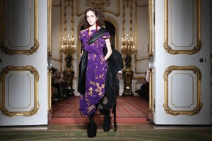 Simone-Rocha-RTW-FW20-London-0153-1581874853.thumb.jpg.b1479cb43a254f63f75d49fd240a54d9.jpg
