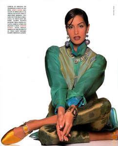 Solo_Pants_Chin_Vogue_Italia_April_1992_05.thumb.png.4ce30a0cf658c23bcb025f566a8c2146.png