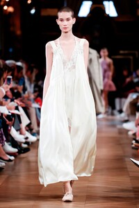 Stella-McCartney-RTW-SS19-Paris-3258-1538386467.thumb.jpg.778b3c63e2e2655896e7f510dadc3332.jpg