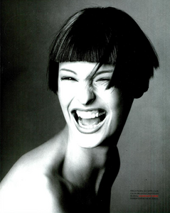 Stylee_Meisel_Vogue_Italia_March_1993_02.thumb.png.fec1c2bf95b352243c9133d2e92f8246.png
