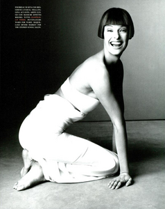 Stylee_Meisel_Vogue_Italia_March_1993_05.thumb.png.ebc175466fdd61cb4e6333ff47451b6b.png