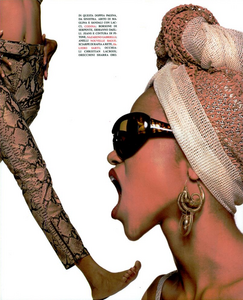 Tropical_Chin_Vogue_Italia_April_1992_06.thumb.png.2cd31e0eb1207e762aa808a65091f1ce.png