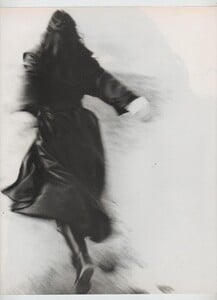 VOGUE_ITALIA_3_UNDATED_2.thumb.jpg.2b3964d13c3ee815d7f5ae9ef9d23687.jpg