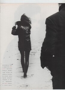 VOGUE_ITALIA_3_UNDATED_6.thumb.jpg.b56802bc49a1a89768de875b5c632944.jpg